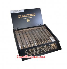 Blackened M81 Toro Cigar - Box