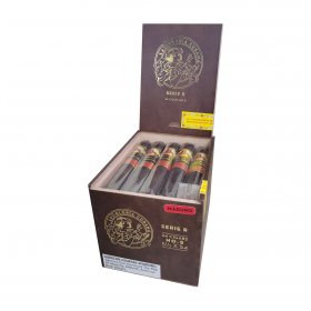 La Gloria Cubana Serie R No. 5 Maduro Cigar - Box