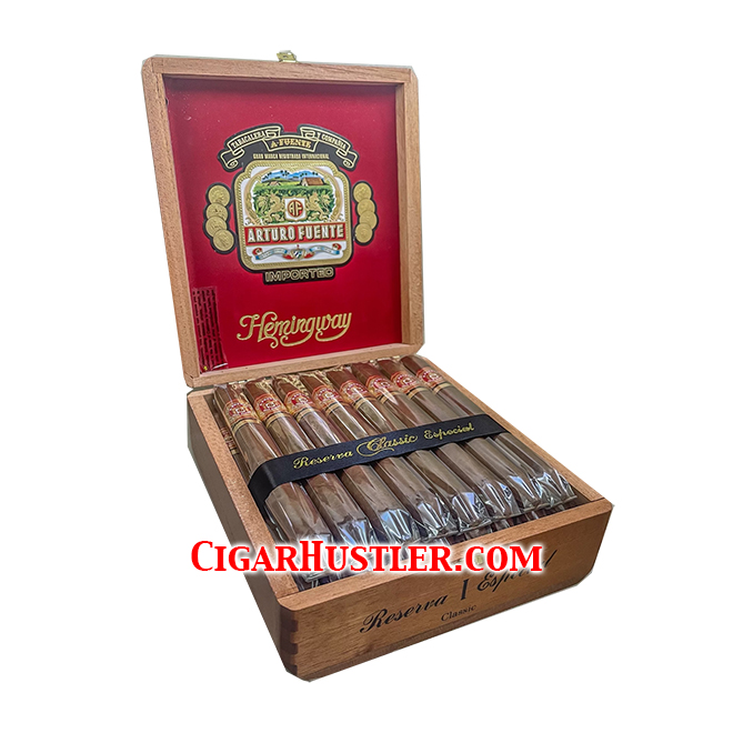 Arturo Fuente Hemingway Classic V Natural Cigar - Box Arturo Fuente Hemingway Classic V Natural Cigar - Box