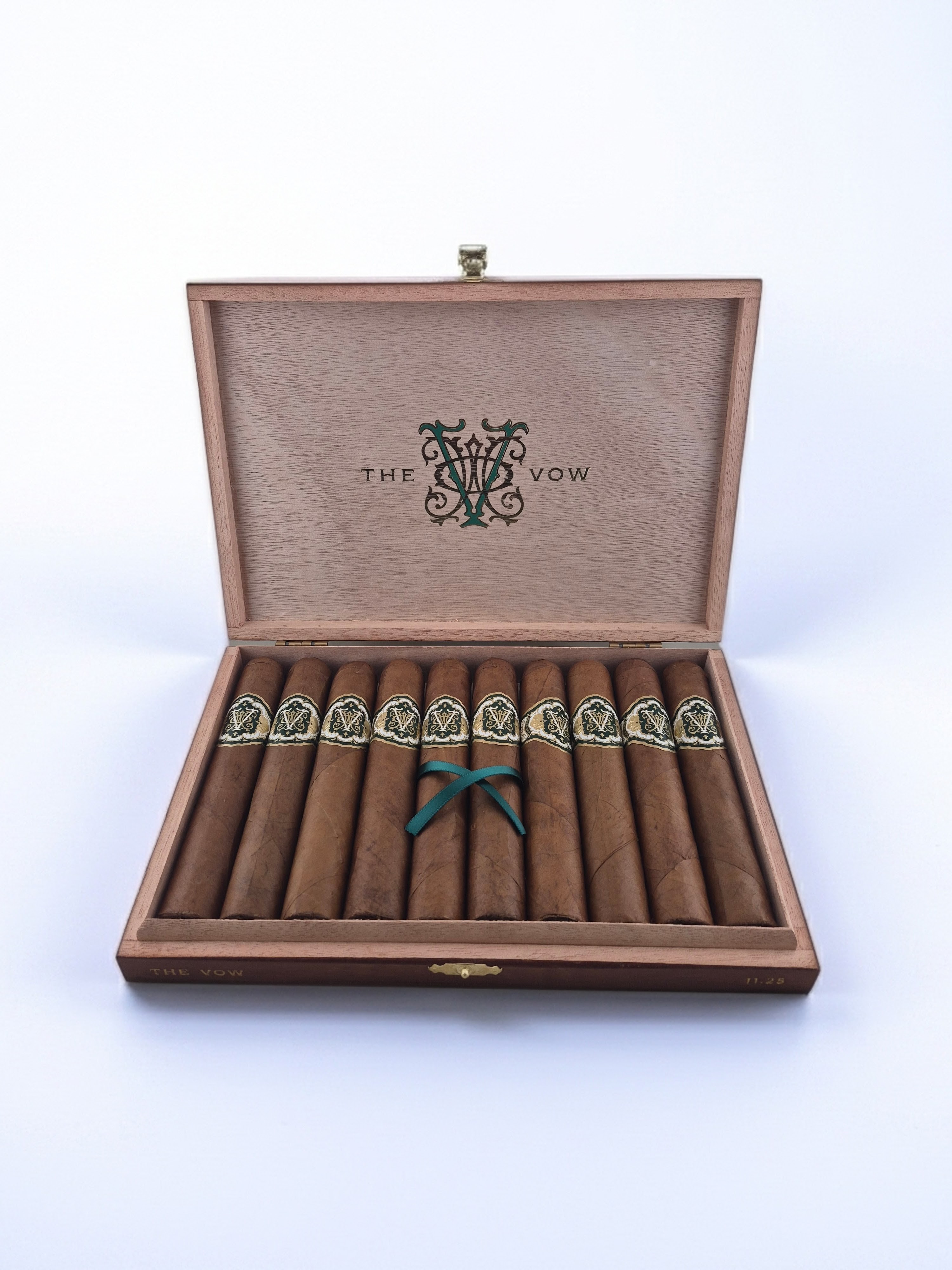 Avowed Cigar Co. The Vow 11.25 Grand Robusto Cigar - Box of 10